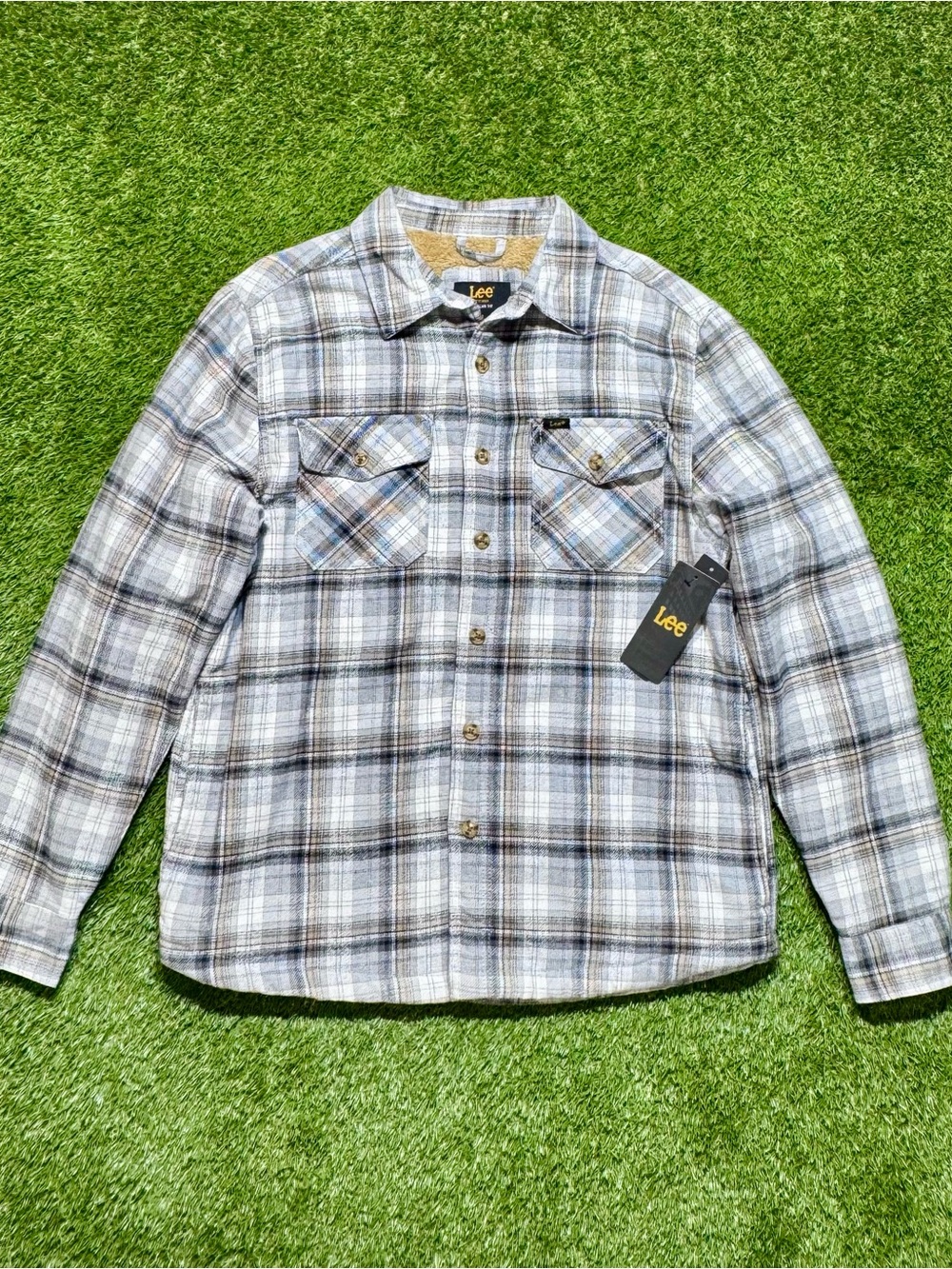 Lee Men's Regular Fit Sherpa Lined Plaid Flannel Button-Up Shirt Medium Gray NWT